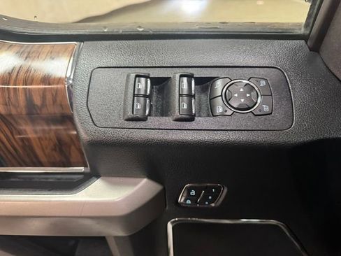 Used 2019 Ford F150 Lariat w/ Equipment Group 502A Luxury AWD/4WD image 16