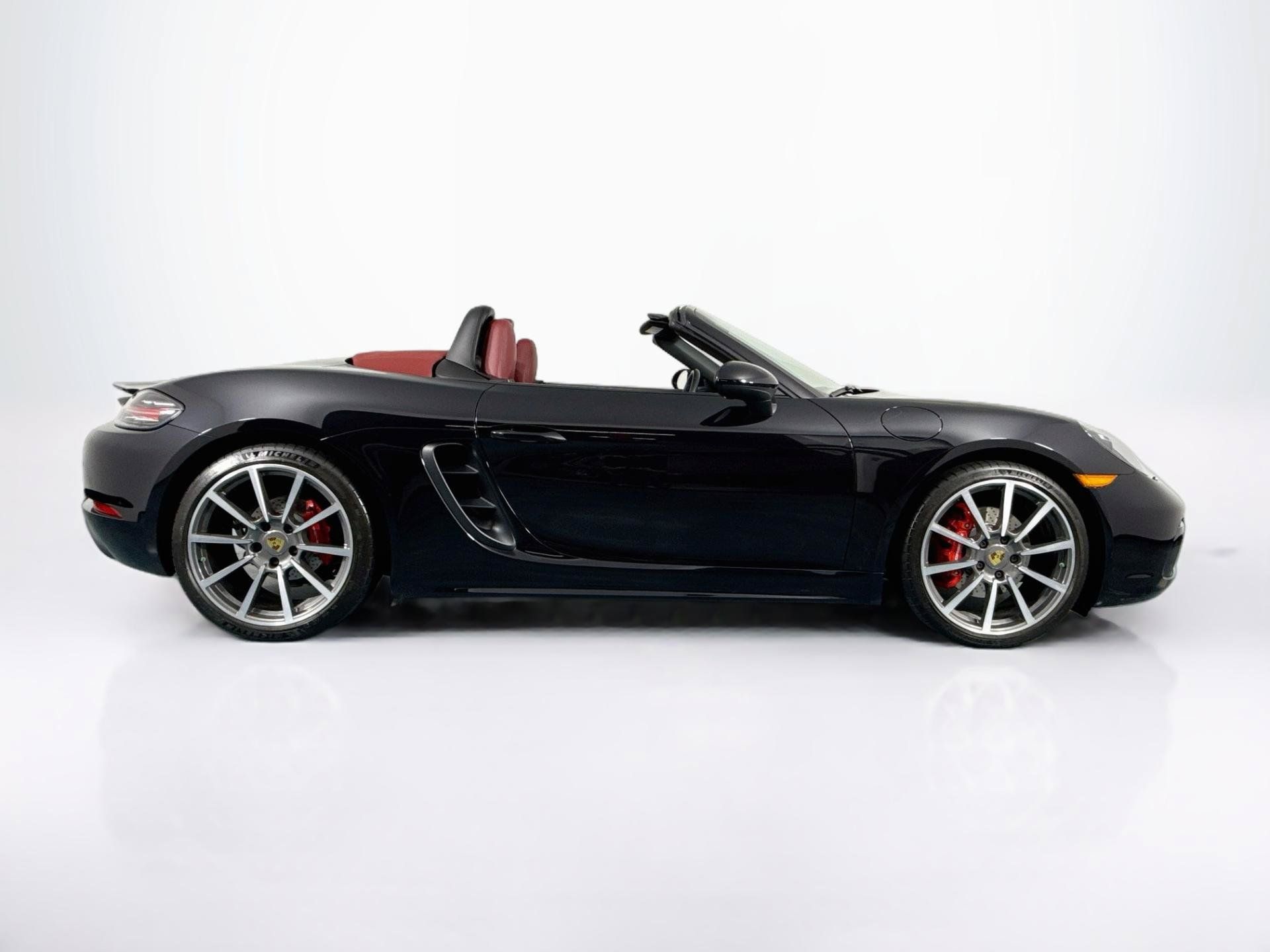 Used 2019 Porsche 718 Boxster S RWD image 4