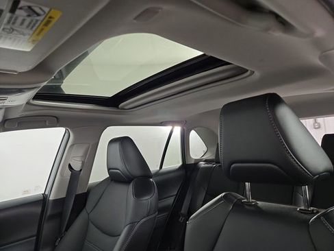 Used 2023 Toyota RAV4 XLE Premium image 32
