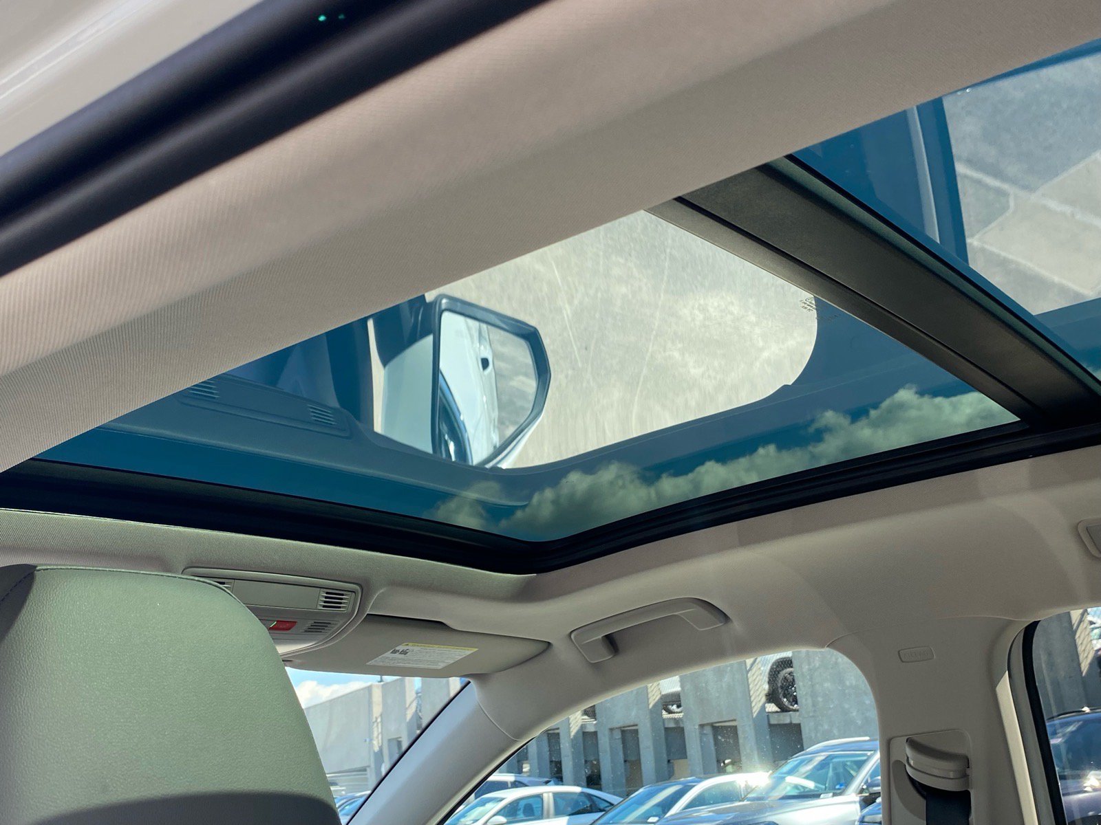 Certified 2023 Volkswagen Taos SE w/ Panoramic Sunroof Package AWD/4WD image 23