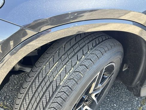 New 2025 Mercedes-Benz GLC 350e 4MATIC image 18