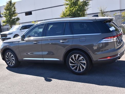 New 2026 Lincoln Aviator Premiere image 10