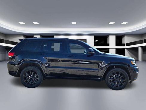 Used 2020 Jeep Grand Cherokee Altitude image 7