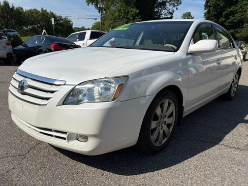 Used 2007 Toyota Avalon XLS FWD image 1