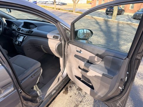 Used 2016 Honda Odyssey SE image 13