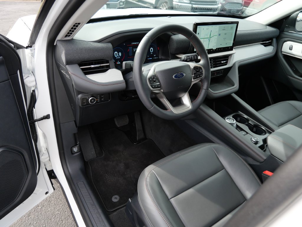 Used 2026 Ford Explorer Active w/ Active Comfort Package AWD/4WD image 11