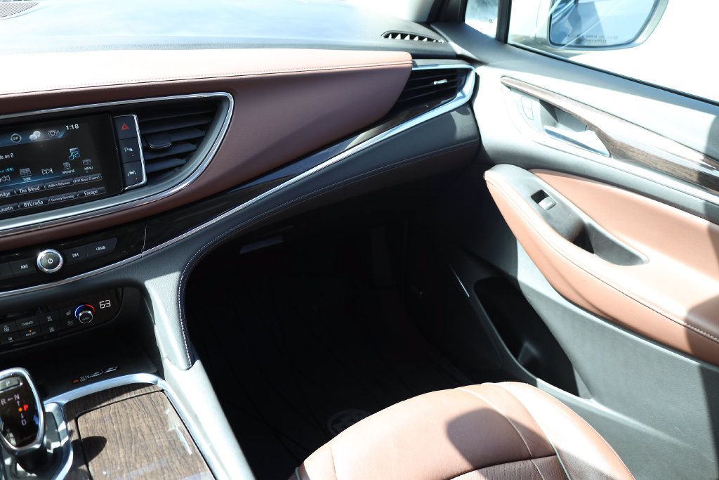 Used 2019 Buick Enclave Avenir w/ Avenir Technology Package AWD/4WD image 22