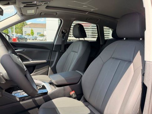 Certified 2025 Audi Q5 Premium w/ Convenience Package AWD/4WD image 10