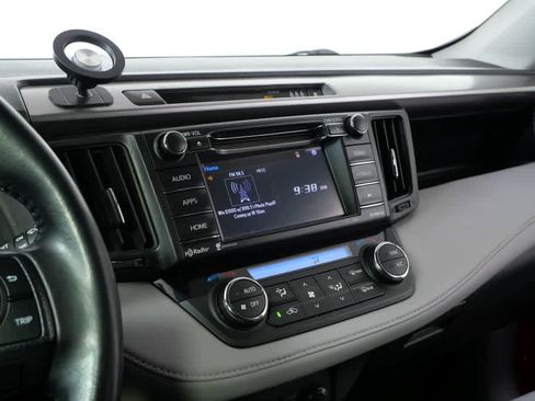 Used 2017 Toyota RAV4 XLE image 17