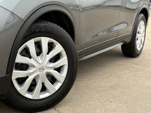 Used 2018 Nissan Rogue S image 7