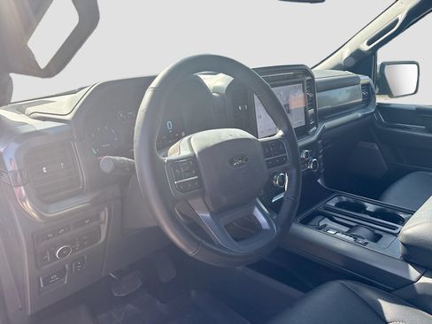 Used 2024 Ford F150 Lariat w/ FX4 Off-Road Package AWD/4WD image 9