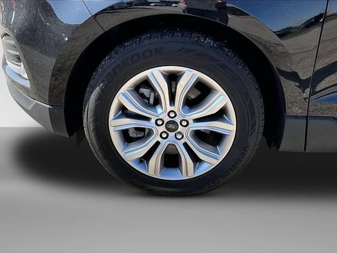 Used 2024 Ford Edge Titanium AWD/4WD image 2