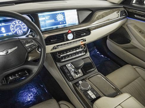 Used 2017 Genesis G90 3.3T Premium image 17