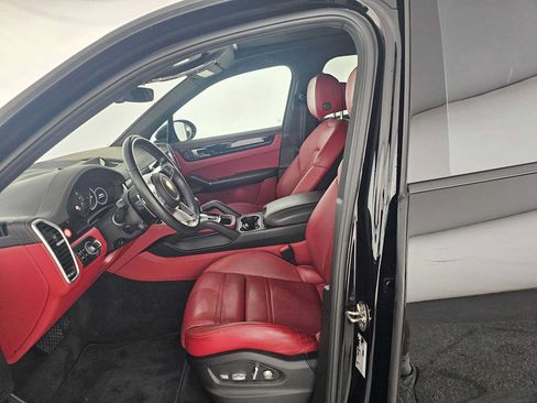 Used 2021 Porsche Cayenne AWD/4WD image 20