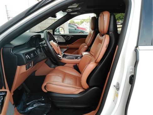 Used 2022 Lincoln Aviator Black Label Grand Touring w/ Class IV Trailer Tow Package AWD/4WD image 16