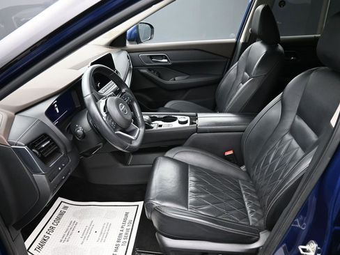 Used 2021 Nissan Rogue Platinum image 11