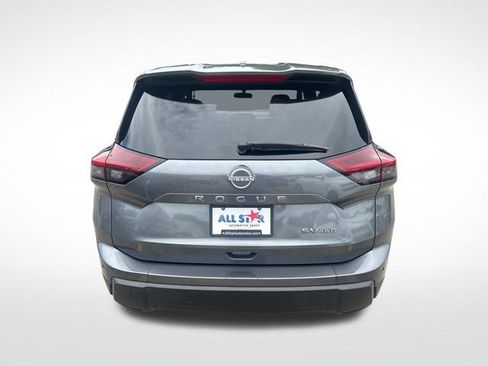 Used 2024 Nissan Rogue SV AWD/4WD image 8