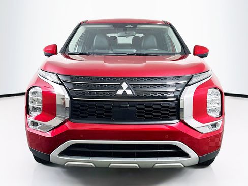 Used 2024 Mitsubishi Outlander SE FWD image 2