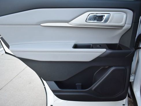 New 2026 Ford Explorer Active w/ Active Comfort Package image 35