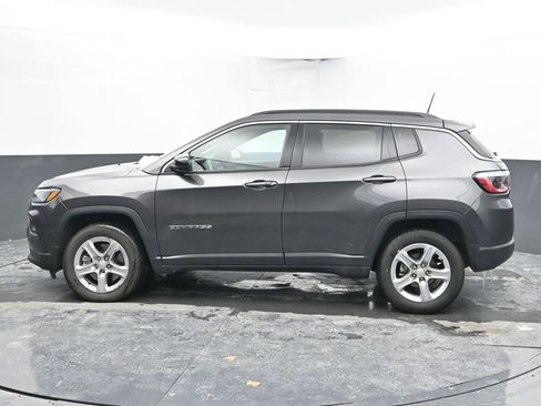 Used 2024 Jeep Compass Latitude image 8