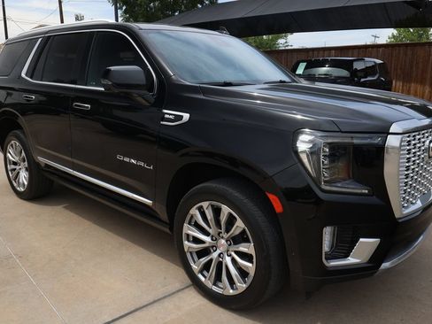 Used 2024 GMC Yukon Denali RWD image 3