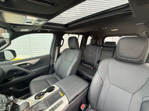 Used 2026 Lexus LX 600 F Sport w/ Accessory Package (2T) AWD/4WD image 29
