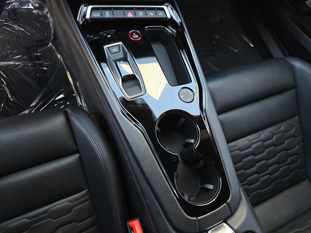 Used 2024 Audi RS e-tron GT w/ Carbon Performance Package AWD/4WD image 31