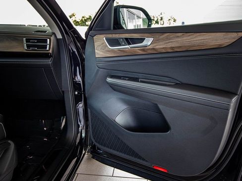 New 2026 Volkswagen Atlas SE image 42