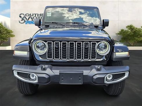 Used 2025 Jeep Wrangler Unlimited Sahara AWD/4WD image 8