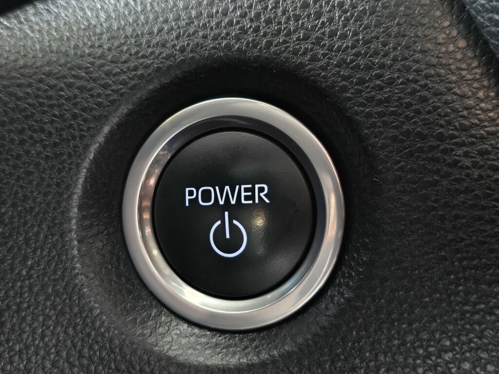 Used 2024 Toyota Corolla SE w/ SE Package FWD image 30