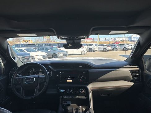 Used 2024 GMC Sierra 1500 AT4 w/ Technology Package image 25