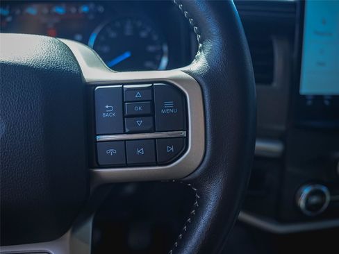 Used 2022 Ford Expedition XLT RWD image 12