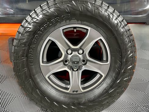 Used 2018 Jeep Wrangler Unlimited Sport S AWD/4WD image 21