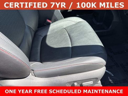 Used 2025 Toyota Sienna XSE FWD image 10