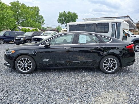 Used 2017 Ford Fusion Energi SE image 4