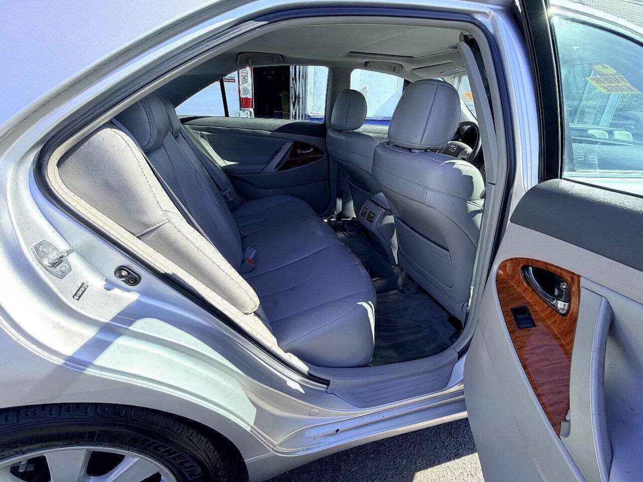 Used 2008 Toyota Camry XLE FWD image 16
