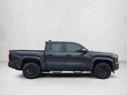 Used 2025 Toyota Tacoma SR5 AWD/4WD image 27