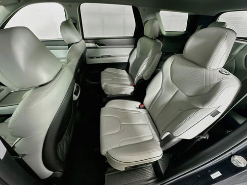 Used 2025 Hyundai Palisade SEL FWD image 28