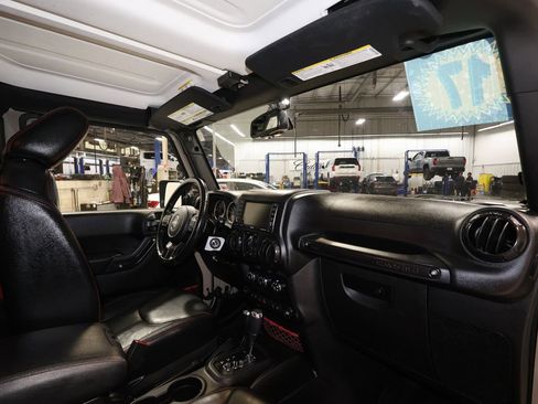 Used 2017 Jeep Wrangler Unlimited Rubicon image 26