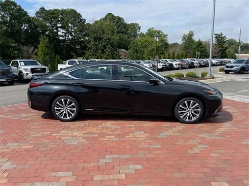 Used 2019 Lexus ES 300h w/ Premium Package image 37