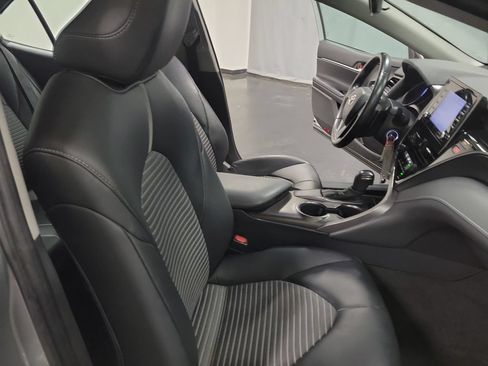 Used 2021 Toyota Camry SE FWD image 21