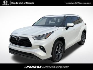 Used 2022 Toyota Highlander XLE AWD/4WD video 1
