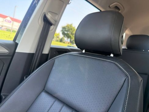 Used 2023 Volkswagen Tiguan SE FWD image 24