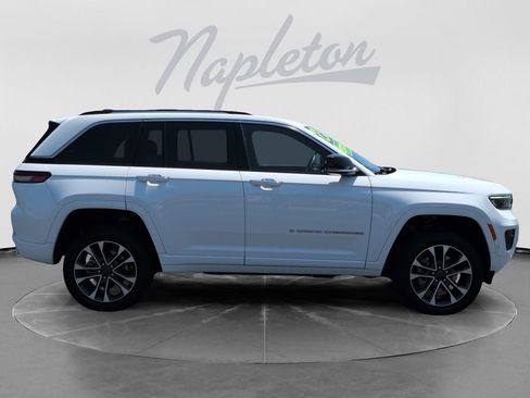 Used 2023 Jeep Grand Cherokee Overland AWD/4WD image 9