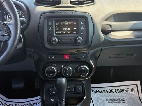 Used 2017 Jeep Renegade Altitude AWD/4WD image 15