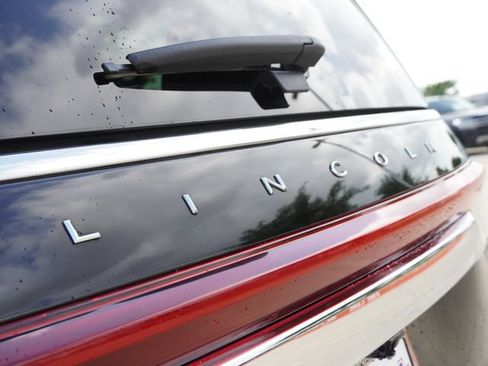 Used 2023 Lincoln Navigator Reserve AWD/4WD image 12
