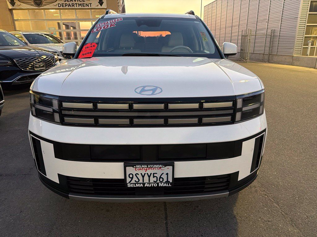 Used 2025 Hyundai Santa Fe SEL AWD/4WD image 2