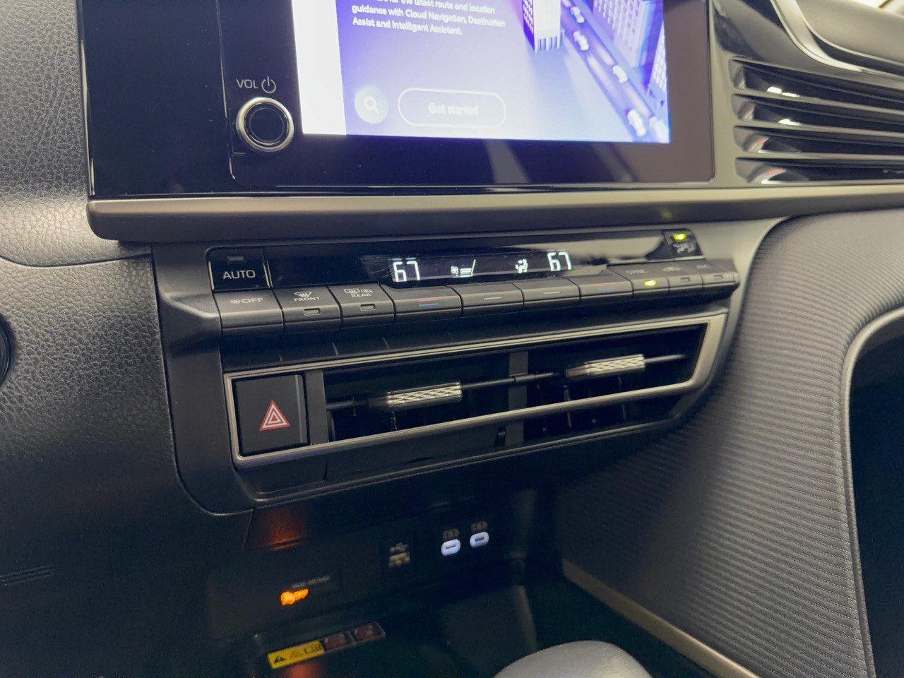 Used 2025 Toyota Camry SE FWD image 31