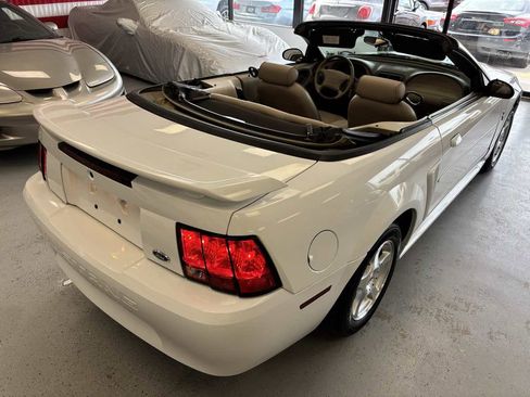 Used 2003 Ford Mustang Deluxe RWD image 18