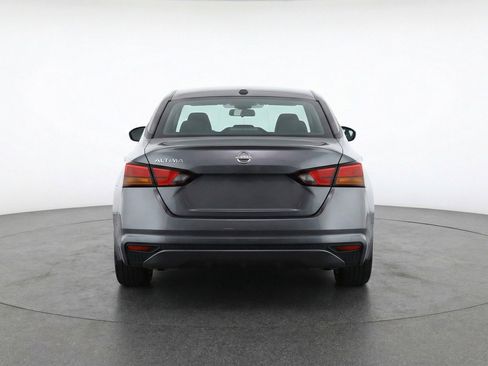 Used 2025 Nissan Altima 2.5 SV FWD image 7